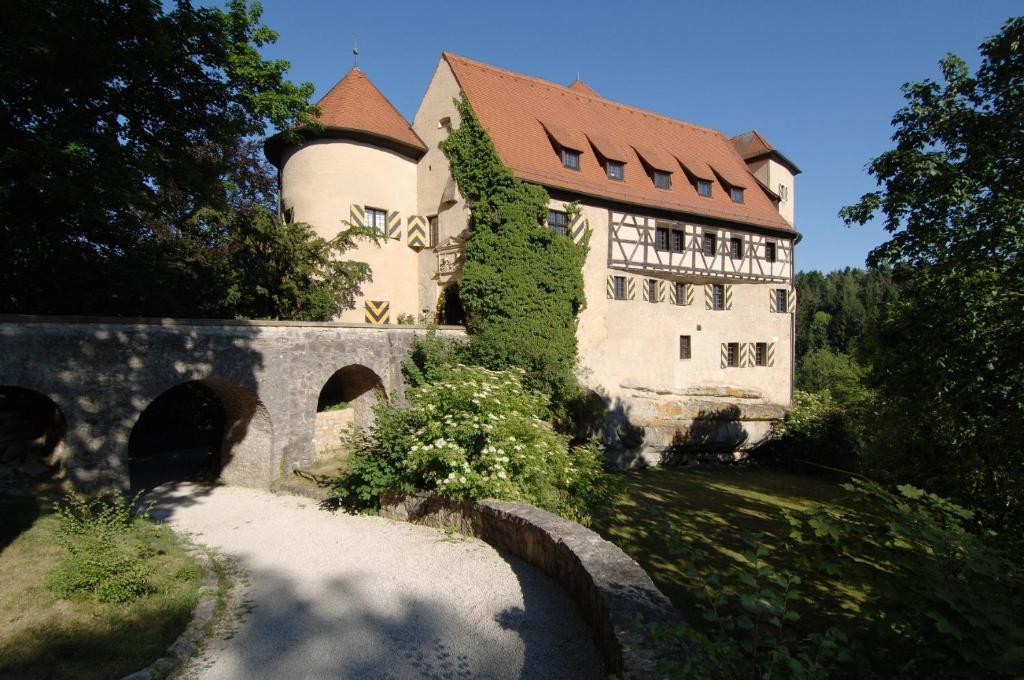 Hôtel Burg Rabenstein à Kirchahorn Extérieur photo